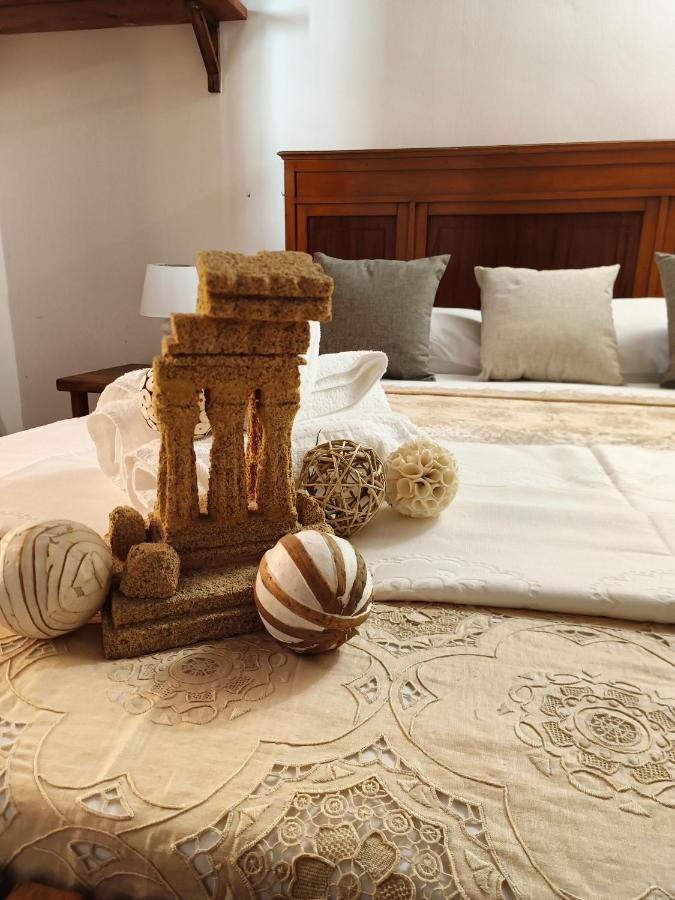 Afena Rent Bedrooms อากริเจนโต ภายนอก รูปภาพ